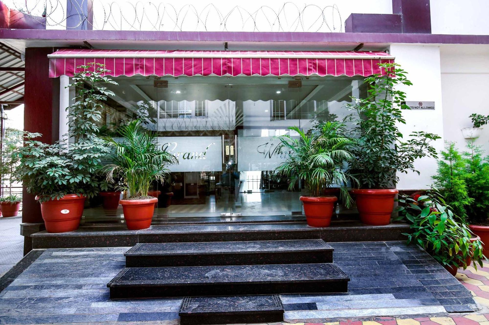 Hotel White Grand Shimla - In City Centre - A Centrally Ac Hotel Exterior photo